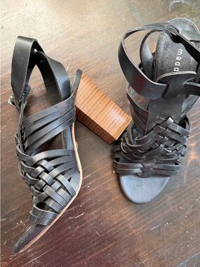 Women’s Sz 6.5 Madden Girl Black Woven Block Heel Sandals